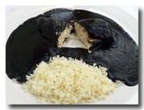 モーレ・ネグロ 鶏むね肉のチョコレートソース を割ったところ