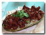 牙簽肉　羊肉の爪楊枝揚げと春餅