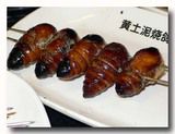 蚕の串焼き
