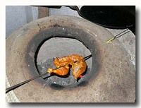 タンドーリチキンを焼いているところ