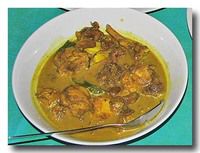 ククルマス・ウィヤンジャナヤ スリランカ風チキンカレー