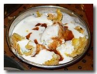 ダヒ・バラ dahi bara 豆粉ドーナツのヨーグルトがけ