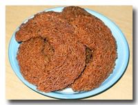 カラス カラス karas-karas 米の揚げクッキー